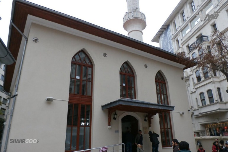 مسجد حسین آقا استانبول